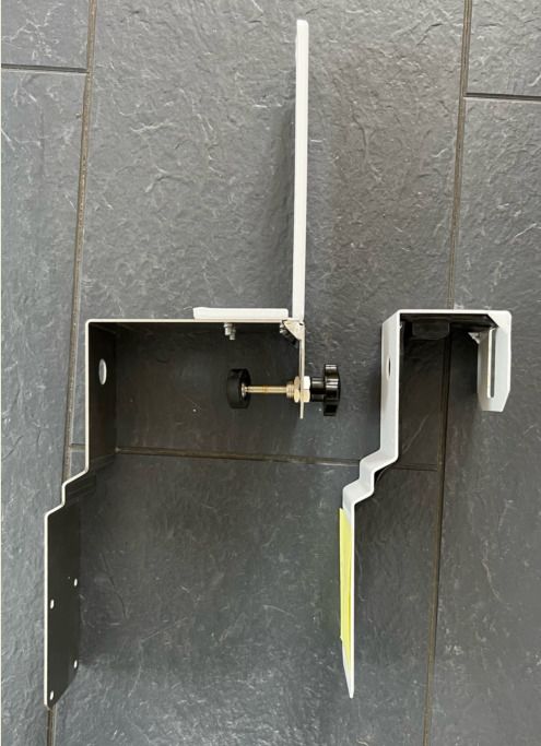 Vergleich Standard Halterung und verbreiterte Halterung CMK 1500